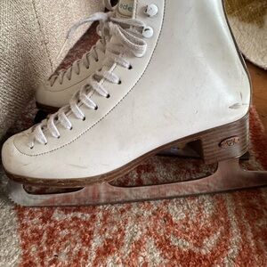 Riedell Figure Ice Skates size 4